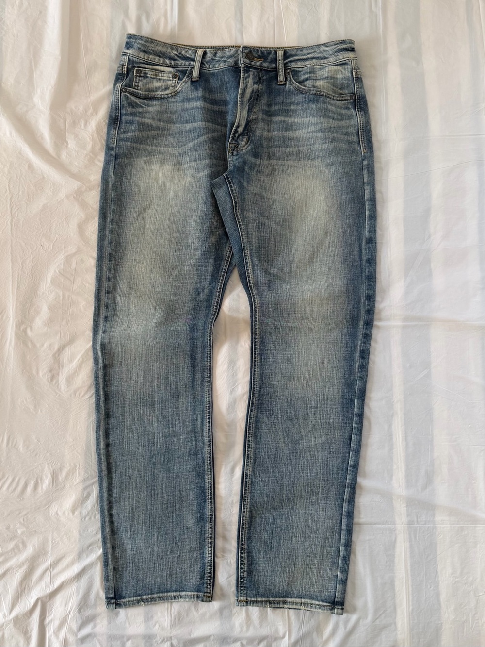 American Eagle Outfitters Faded Light Blue Straight Jeans